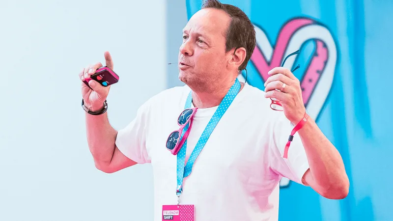 Telekom SHIFT employer branding rendezvény event branding vizuális háttérrel