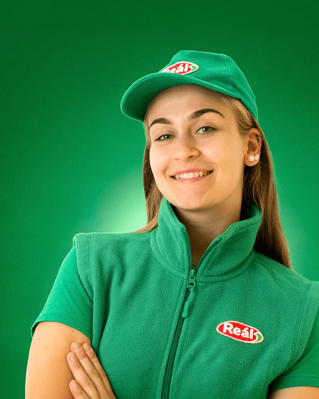 Reál TikTok-csatorna content produkciója zöld háttérrel és saját szereplővel