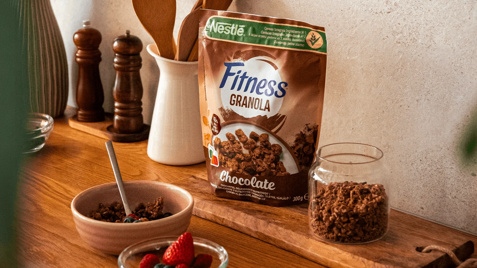 Nestlé Fitness Granola lifestyle termékfotó prémium FMCG tartalomgyártáshoz