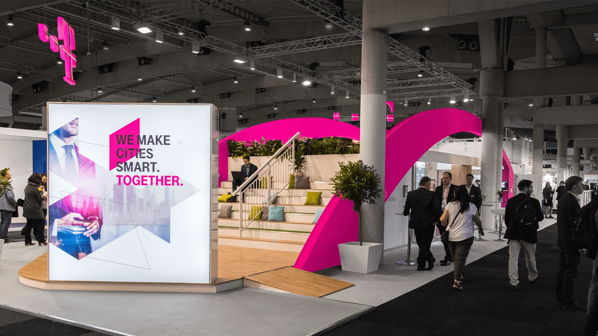 A Telekom Smart City standja távolból.